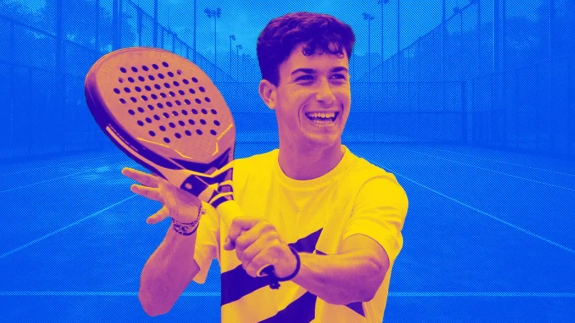 Jove amb una pala de pàdel